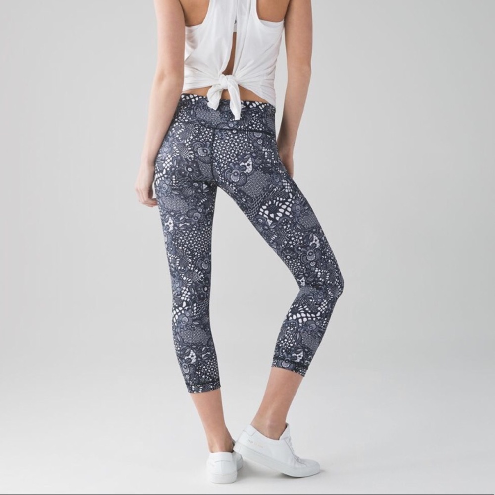 Lululemon Wunder Under Crop III in Pretty Lace